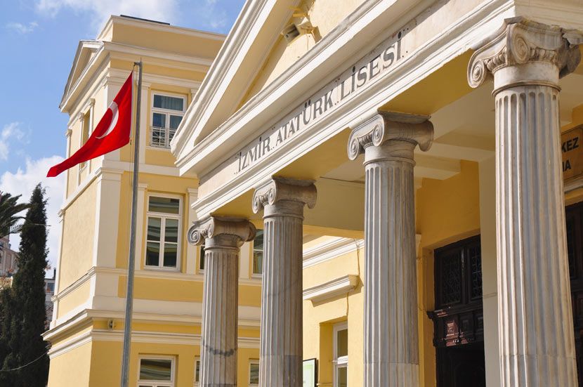 izmirin en iyi liseleri